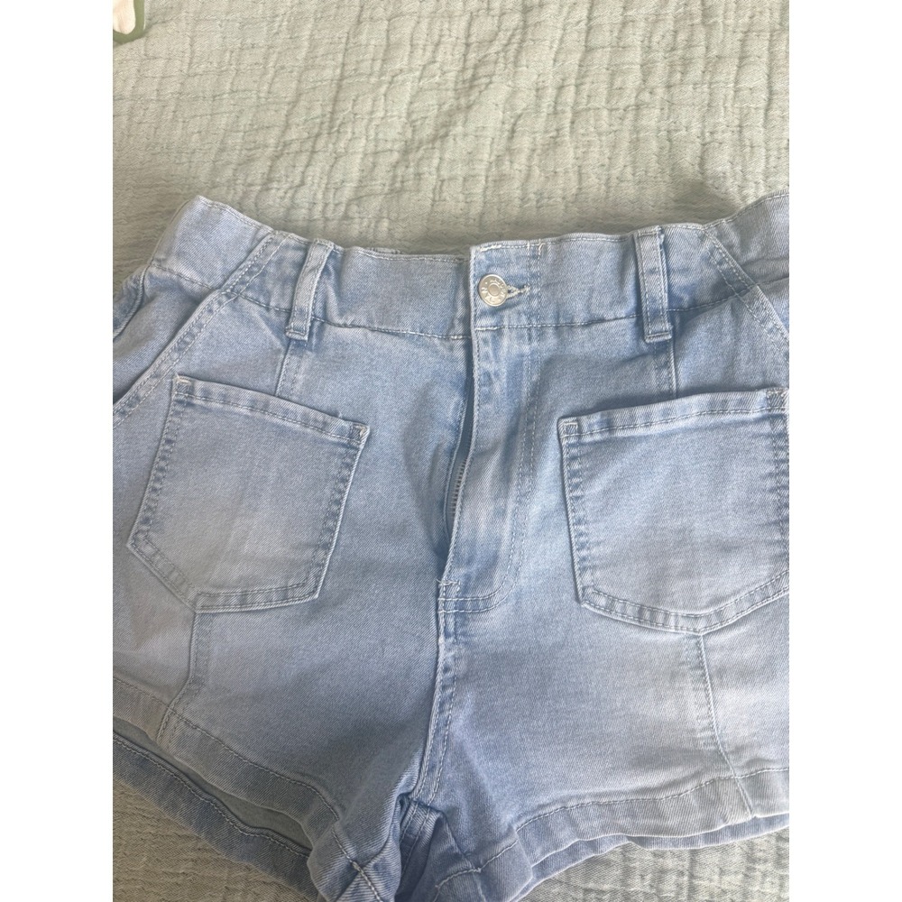 Madden NYC Women Light Wash Denim Shorts High Waisted Patch Pocket Blue Size M